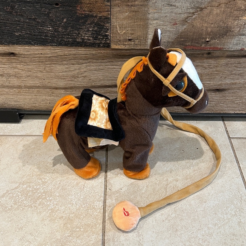 Plush Horse Brown and Orange
BE SURE TO TURN ON VOLUME DURING VIDEO!